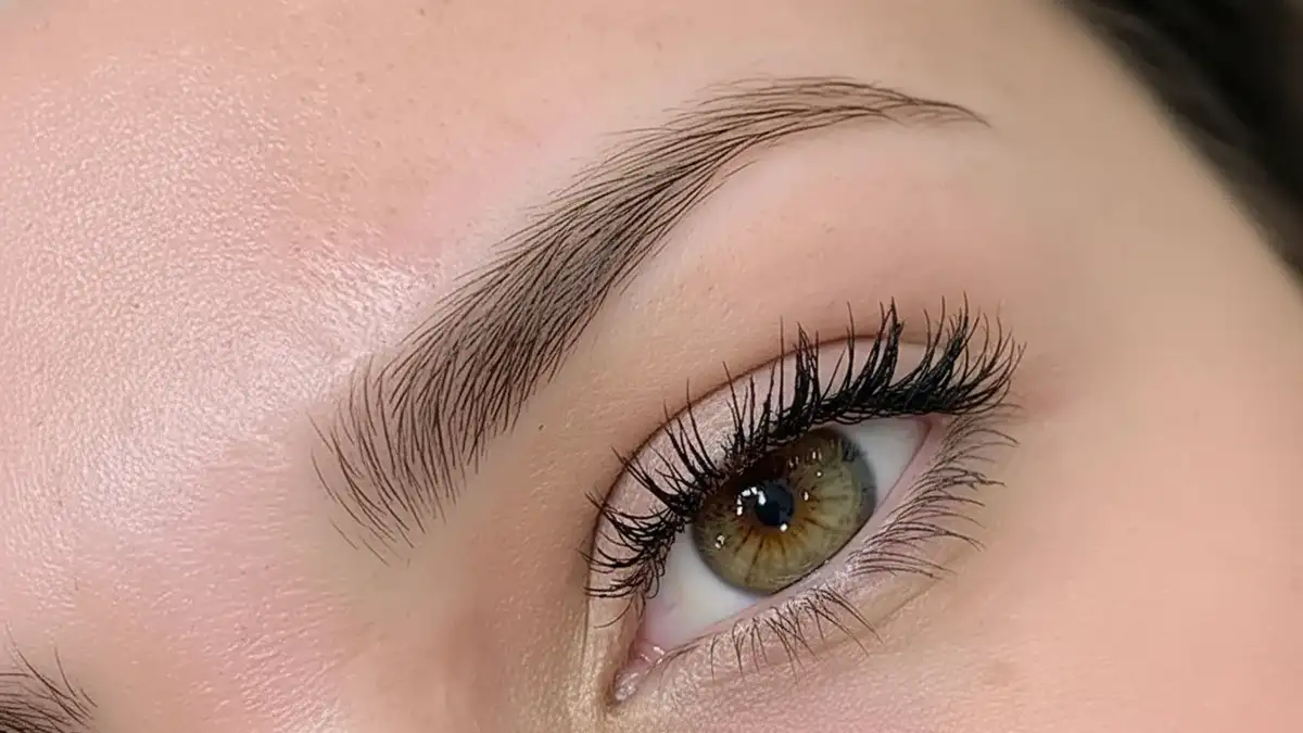 Antes del microblading de cejas
